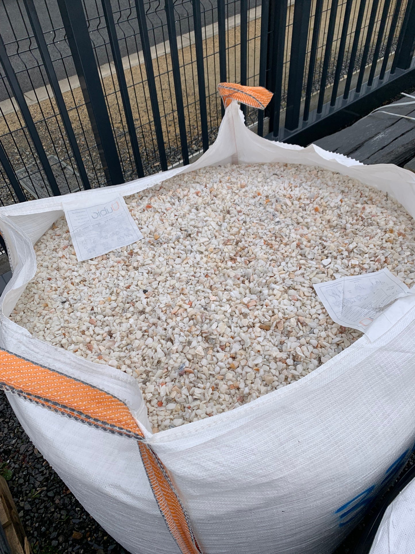 Gravier Marbre Blanc 5/15 1T Big Bag Poitou Carrelage