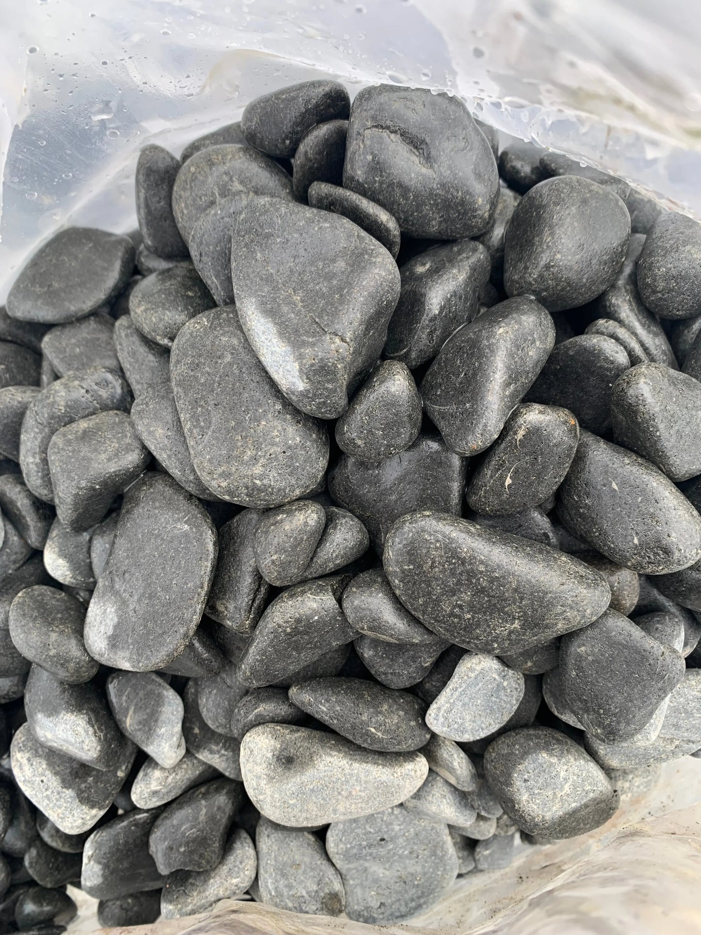 Galet Basalte 30/50mm Poitou Carrelage